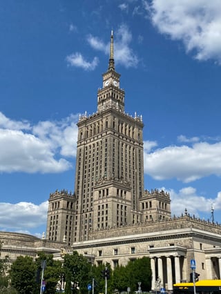 "Stalinin hammas" Varsovassa